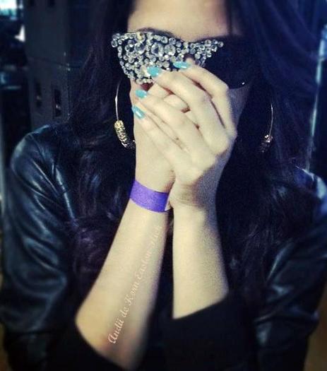 419912_274604702613706_100001925367417_620786_1673536698_n - jasmine V3