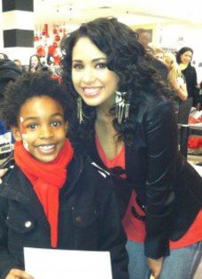 420973_251718568235653_100001925367417_566874_421975429_n - jasmine V3