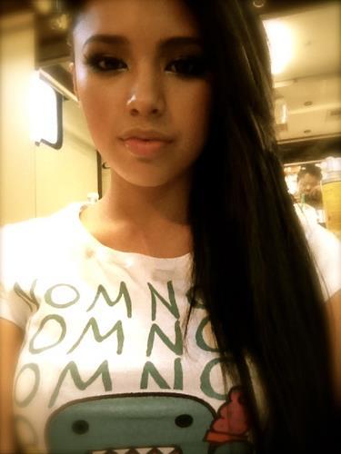 421048_251718481568995_100001925367417_566870_1404298691_n - jasmine V3