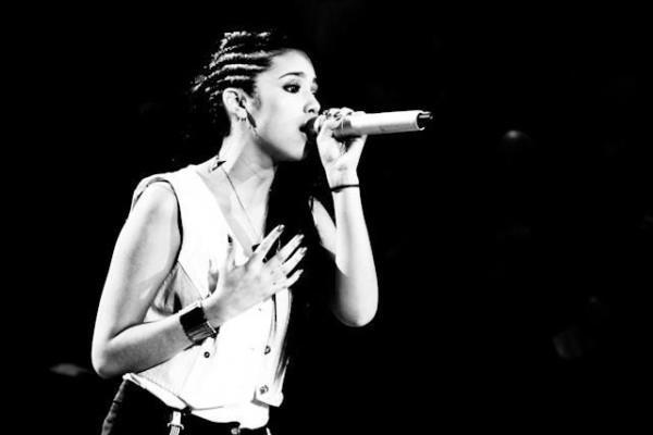 426299_251718344902342_100001925367417_566862_597605049_n - jasmine V3