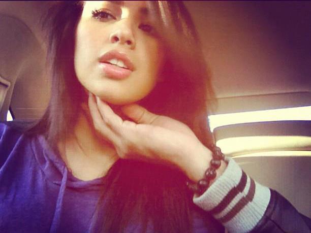 426662_246746602066183_100001925367417_556365_1333867998_n - jasmine V3