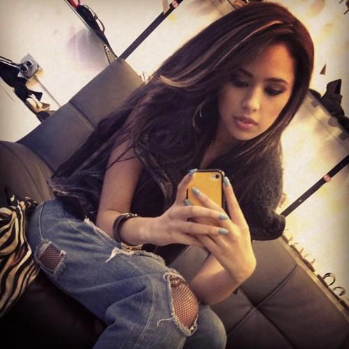 426854_205110722929101_155892724517568_374642_1044418935_n - jasmine V3