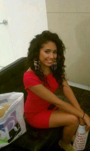 427071_246743328733177_100001925367417_556357_385702729_n - jasmine V3