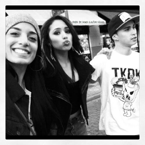 430591_268539043220272_100001925367417_604235_622578944_n - jasmine V3