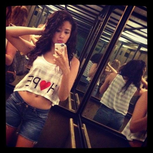 533384_212625752177598_155892724517568_392752_744062157_n - jasmine V3