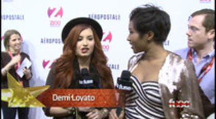 Demi - Lovato - Red - Carpet - Interview - Fuse - Jingle - Ball - 2011 (11)