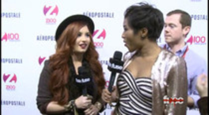 Demi - Lovato - Red - Carpet - Interview - Fuse - Jingle - Ball - 2011 (14) - Demilush - Demi Lovato Red Carpet Interview Fuse Jingle Ball 2011