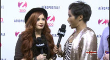 Demi - Lovato - Red - Carpet - Interview - Fuse - Jingle - Ball - 2011 (18) - Demilush - Demi Lovato Red Carpet Interview Fuse Jingle Ball 2011