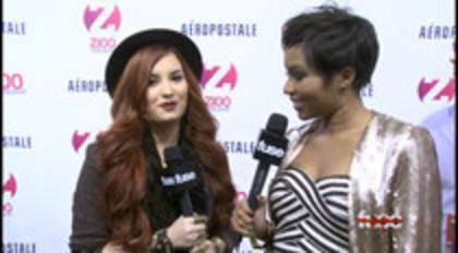 Demi - Lovato - Red - Carpet - Interview - Fuse - Jingle - Ball - 2011 (49)