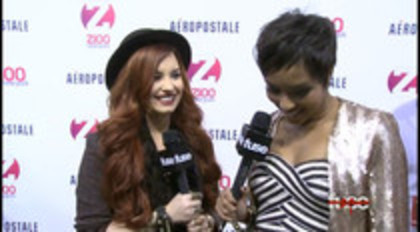 Demi - Lovato - Red - Carpet - Interview - Fuse - Jingle - Ball - 2011 (50)