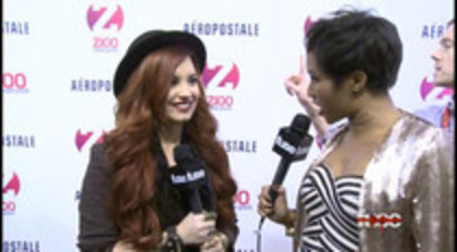 Demi - Lovato - Red - Carpet - Interview - Fuse - Jingle - Ball - 2011 (54)