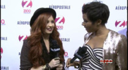 Demi - Lovato - Red - Carpet - Interview - Fuse - Jingle - Ball - 2011 (58)