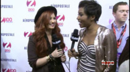 Demi - Lovato - Red - Carpet - Interview - Fuse - Jingle - Ball - 2011 (61)