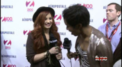 Demi - Lovato - Red - Carpet - Interview - Fuse - Jingle - Ball - 2011 (62)