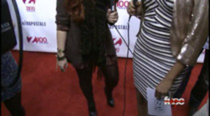 Demi - Lovato - Red - Carpet - Interview - Fuse - Jingle - Ball - 2011 (72)