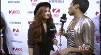 Demi - Lovato - Red - Carpet - Interview - Fuse - Jingle - Ball - 2011 (79)