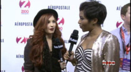 Demi - Lovato - Red - Carpet - Interview - Fuse - Jingle - Ball - 2011 (123)