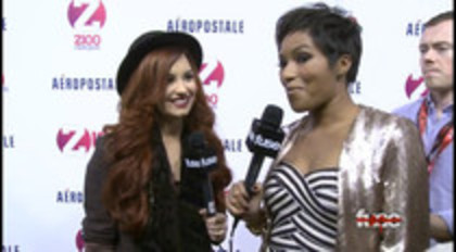 Demi - Lovato - Red - Carpet - Interview - Fuse - Jingle - Ball - 2011 (130)
