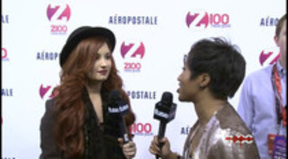 Demi - Lovato - Red - Carpet - Interview - Fuse - Jingle - Ball - 2011 (151)