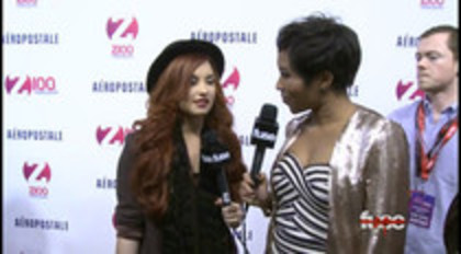 Demi - Lovato - Red - Carpet - Interview - Fuse - Jingle - Ball - 2011 (252)