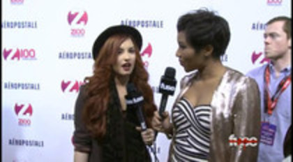 Demi - Lovato - Red - Carpet - Interview - Fuse - Jingle - Ball - 2011 (253)