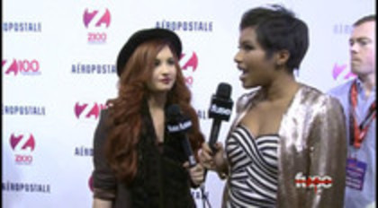 Demi - Lovato - Red - Carpet - Interview - Fuse - Jingle - Ball - 2011 (254)