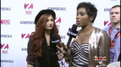 Demi - Lovato - Red - Carpet - Interview - Fuse - Jingle - Ball - 2011 (256)