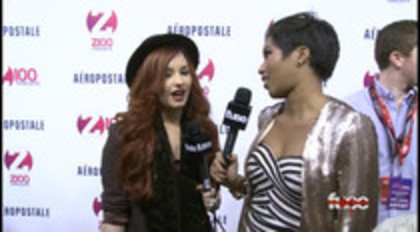 Demi - Lovato - Red - Carpet - Interview - Fuse - Jingle - Ball - 2011 (260)