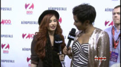 Demi - Lovato - Red - Carpet - Interview - Fuse - Jingle - Ball - 2011 (264)
