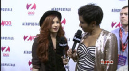 Demi - Lovato - Red - Carpet - Interview - Fuse - Jingle - Ball - 2011 (265)