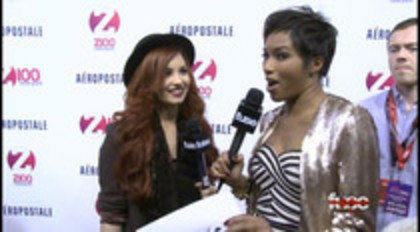 Demi - Lovato - Red - Carpet - Interview - Fuse - Jingle - Ball - 2011 (274)