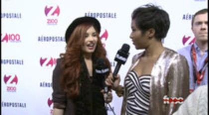 Demi - Lovato - Red - Carpet - Interview - Fuse - Jingle - Ball - 2011 (276)