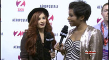 Demi - Lovato - Red - Carpet - Interview - Fuse - Jingle - Ball - 2011 (282)
