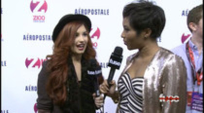 Demi - Lovato - Red - Carpet - Interview - Fuse - Jingle - Ball - 2011 (287)