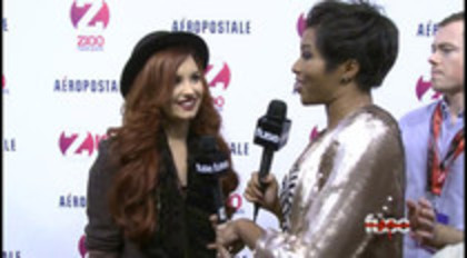 Demi - Lovato - Red - Carpet - Interview - Fuse - Jingle - Ball - 2011 (293)