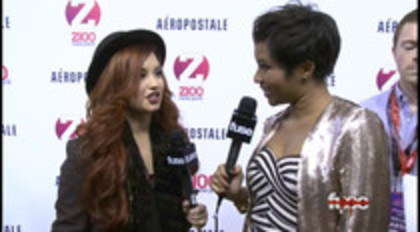 Demi - Lovato - Red - Carpet - Interview - Fuse - Jingle - Ball - 2011 (300)
