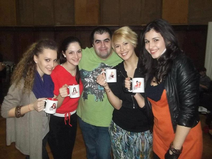 397054_371457592872981_268589013159840_1426132_1907389995_n - Copy