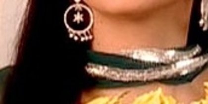 Drashti-Dhami-Geet-Actress-Pics-Photos-12_008 - Actrite indiene puzzle