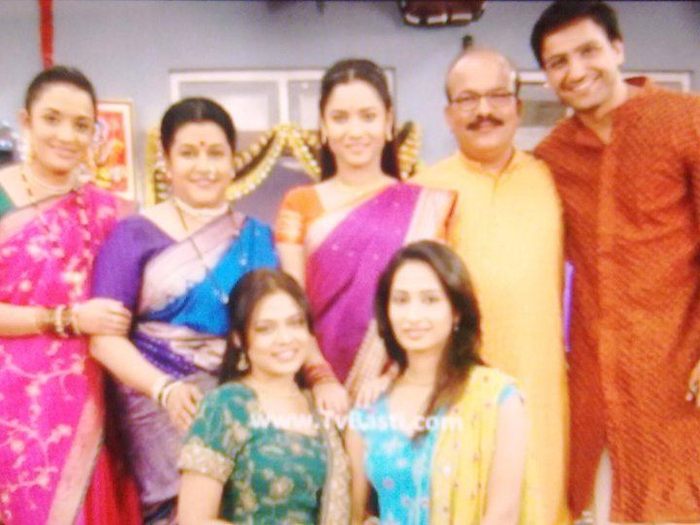 217188_154860567911527_142277532503164_368754_7120991_n - xxPavitra Rishta-Suflete Perechexx