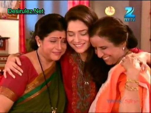 293185_198191646911752_142277532503164_593934_5224011_n - xxPavitra Rishta-Suflete Perechexx