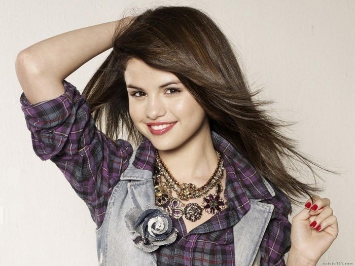Selena_Gomez_Wallpaper (10)