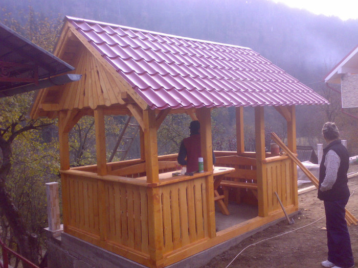 chiosc gradina; acelasi
