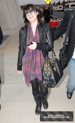 Demi (6) - Demitzu - 18 01 2009 - Lands in Washington DC