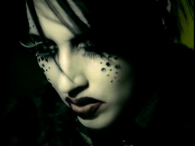 ღ Na nana .. Na nana .. Na nananana [ Catec de leagan :"> ] - x_-O04 Demonul Iubirii -HORROR