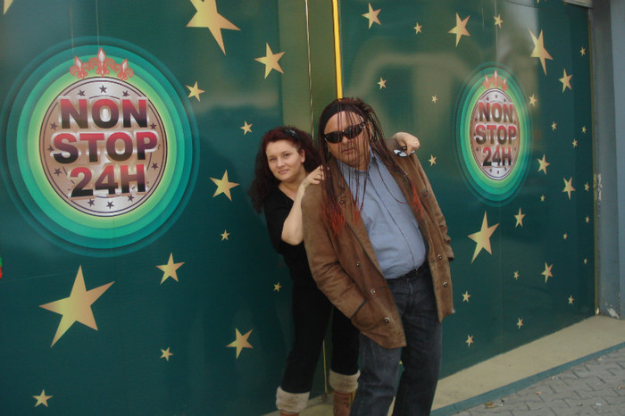 HAI FRATE LA JOCURI:)))