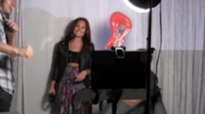 Demi Lovato With Ty Bentli Backstage at the 2012 Grammys (487) - Demilush - With Ty Bentli Backstage at the 2012 Grammys Part oo2