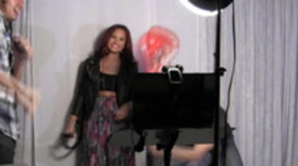 Demi Lovato With Ty Bentli Backstage at the 2012 Grammys (490)