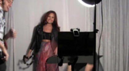 Demi Lovato With Ty Bentli Backstage at the 2012 Grammys (495)