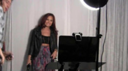 Demi Lovato With Ty Bentli Backstage at the 2012 Grammys (511)