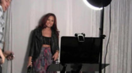 Demi Lovato With Ty Bentli Backstage at the 2012 Grammys (512)